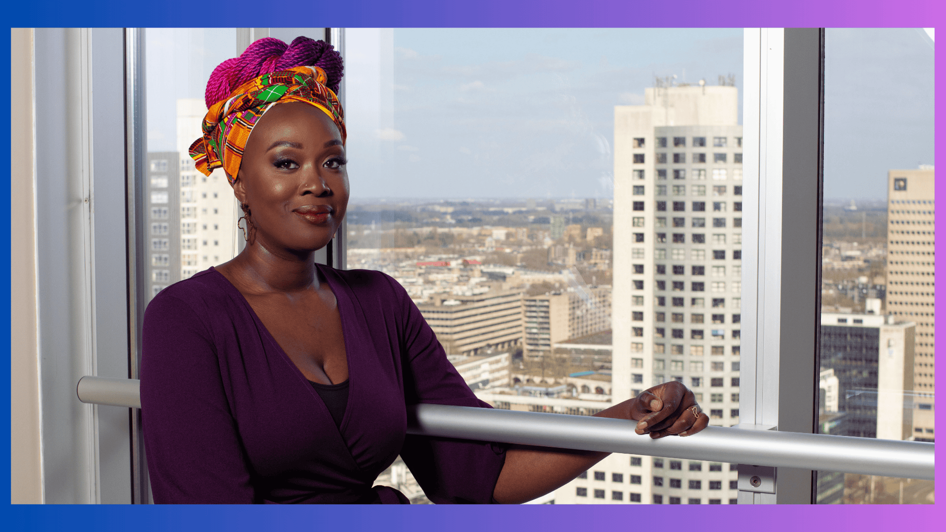 Vivian Acquah Inclusie Strategist Amplify DEI Over Vivian Acquah – Vivian kijkt krachtig uit het raam als inclusieve leiderschapsexpert en Certified Diversity Executive</p>
<p>